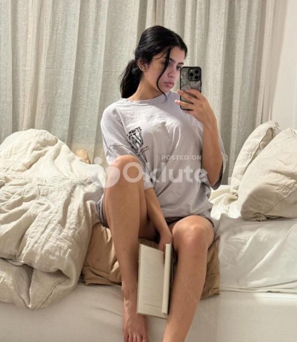 Hey London Indian curvy passionate babe for your unforgettable time